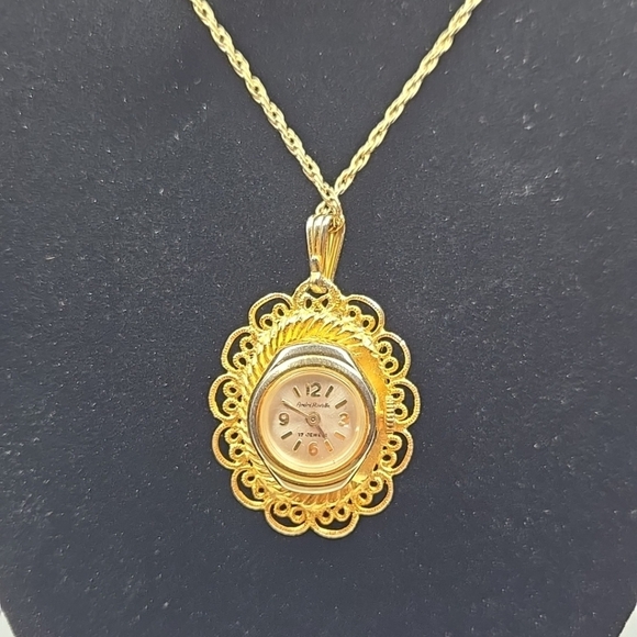 Vintage Andre Rivalle 17 Jewel Watch Avon Necklace Gold Tone Cameo Pendant Runs main image 6
